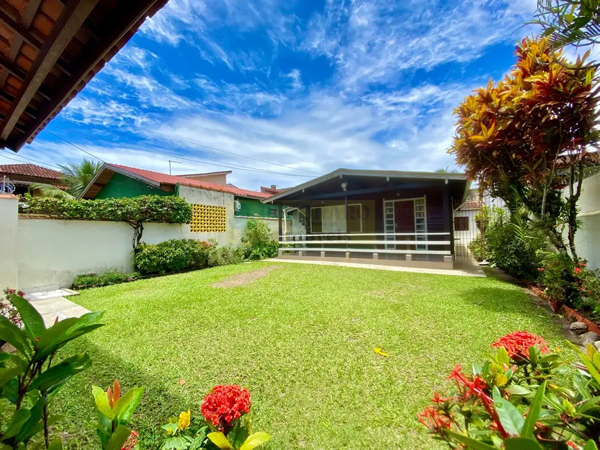 Foto 2 de Casa com 3 quartos à venda, 135m2 em Martim de Sá, Caraguatatuba - SP