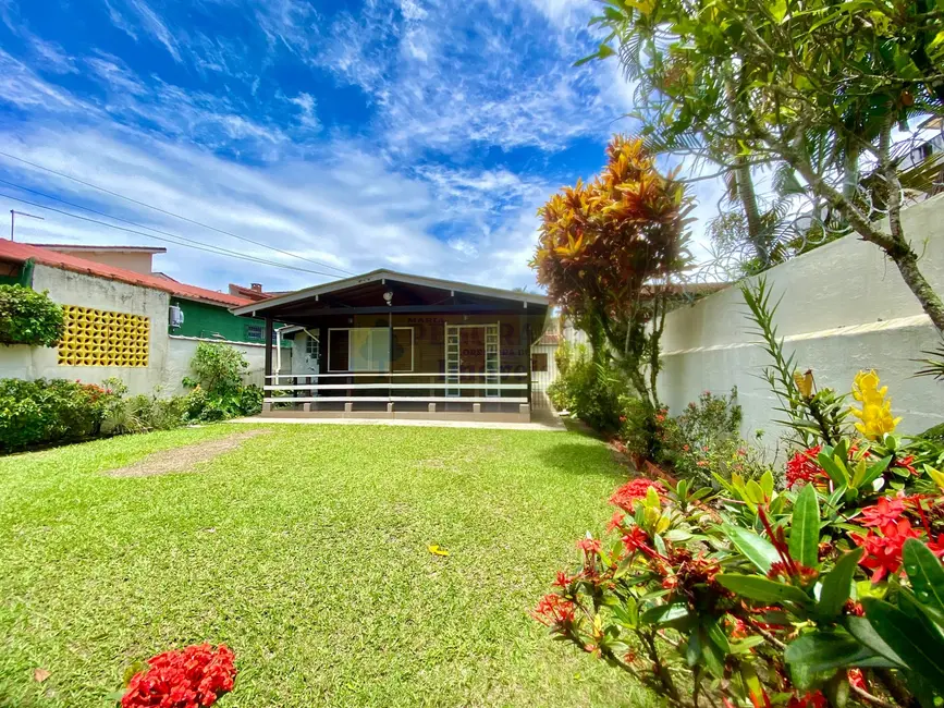 Foto 1 de Casa com 3 quartos à venda, 135m2 em Martim de Sá, Caraguatatuba - SP