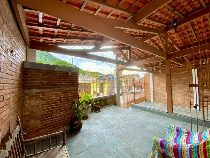 Foto 2 de Casa com 2 quartos à venda, 114m2 em Sumaré, Caraguatatuba - SP