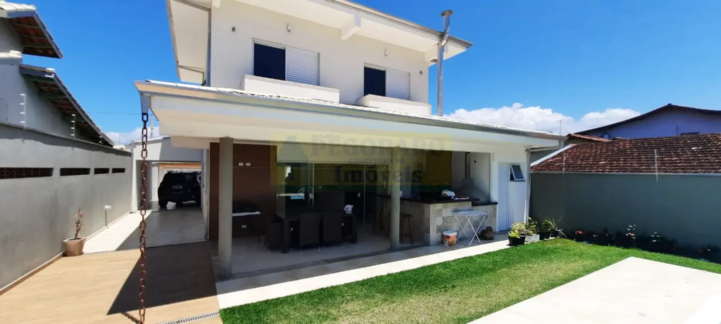 Foto 3 de Casa com 4 quartos à venda, 300m2 em Jardim Britânia, Caraguatatuba - SP