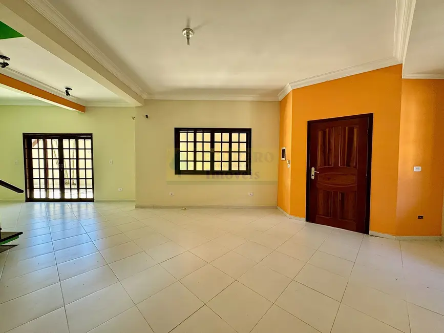 Casa com 3 quartos à venda, 201m2 em Jardim Britânia, Caraguatatuba - SP - imagem 3 Foto 3 de Casa com 3 quartos à venda, 201m2 em Jardim Britânia, Caraguatatuba - SP
