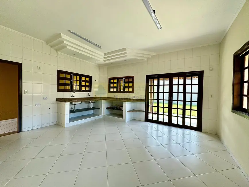Casa com 3 quartos à venda, 201m2 em Jardim Britânia, Caraguatatuba - SP - imagem 9 Foto 9 de Casa com 3 quartos à venda, 201m2 em Jardim Britânia, Caraguatatuba - SP