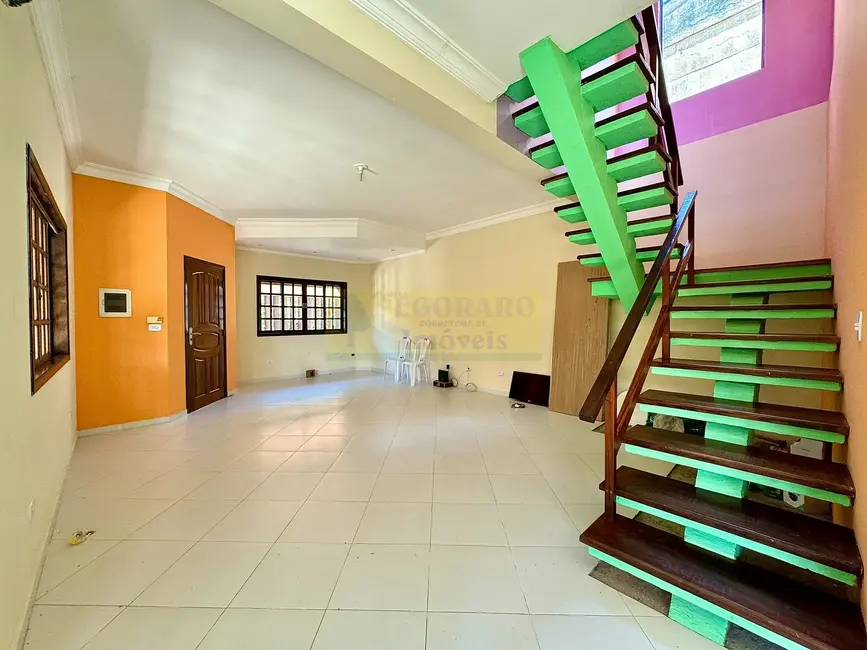 Casa com 3 quartos à venda, 201m2 em Jardim Britânia, Caraguatatuba - SP - imagem 4 Foto 4 de Casa com 3 quartos à venda, 201m2 em Jardim Britânia, Caraguatatuba - SP