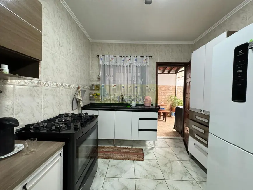 Foto 9 de Casa com 2 quartos à venda, 130m2 em Prainha, Caraguatatuba - SP