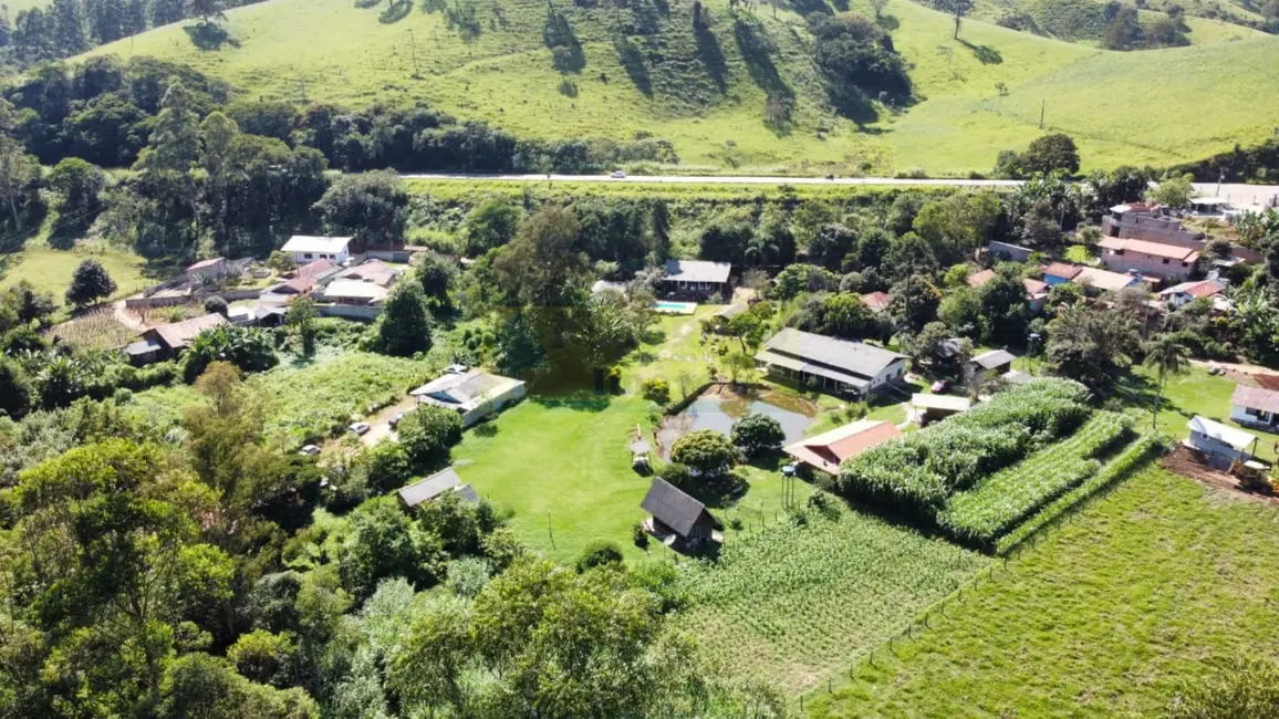 Foto 9 de Sítio / Rancho com 13 quartos à venda, 300m2 em Sapucai Mirim - MG