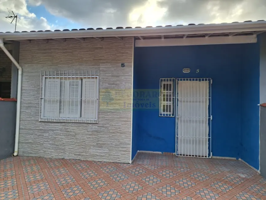 Foto 1 de Casa com 2 quartos à venda, 120m2 em Cidade Jardim, Caraguatatuba - SP