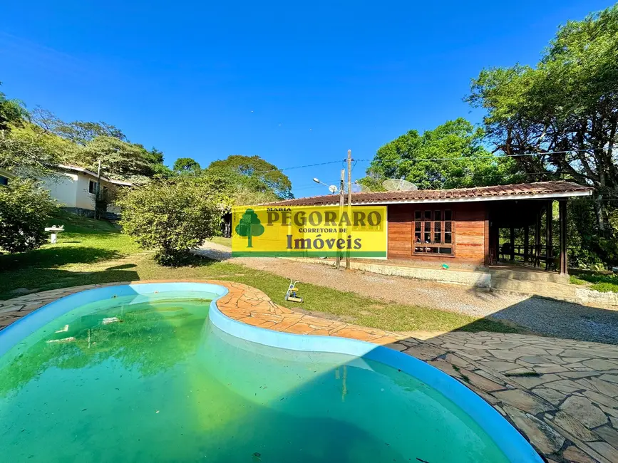 Foto 1 de Sítio / Rancho com 6 quartos à venda, 500m2 em Paraibuna - SP