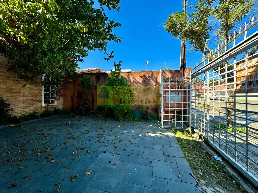 Casa com 4 quartos à venda, 265m2 em Martim de Sá, Caraguatatuba - SP - imagem 3 Foto 3 de Casa com 4 quartos à venda, 265m2 em Martim de Sá, Caraguatatuba - SP