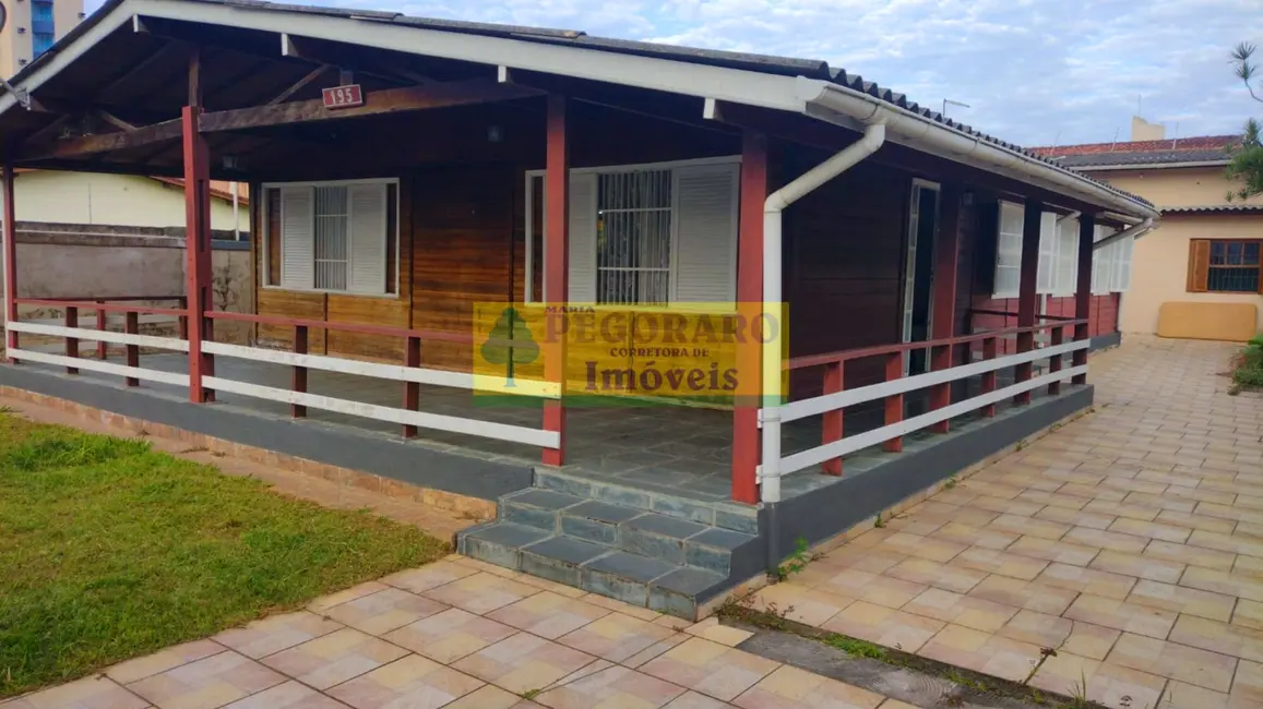 Foto 2 de Casa com 4 quartos à venda, 202m2 em Prainha, Caraguatatuba - SP