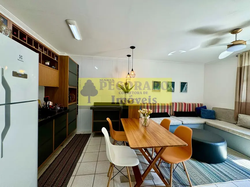 Foto 3 de Casa de Condomínio com 2 quartos à venda e para alugar, 60m2 em Martim de Sá, Caraguatatuba - SP