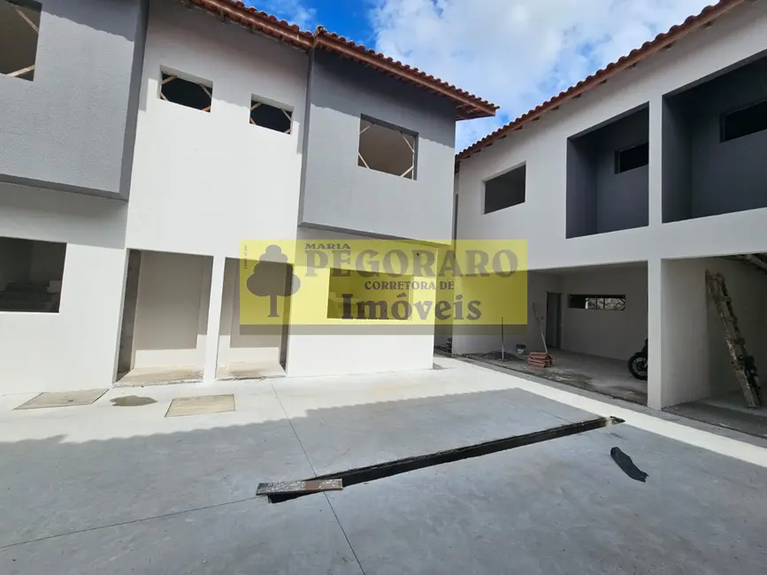 Foto 8 de Casa com 2 quartos à venda, 75m2 em Cidade Jardim, Caraguatatuba - SP