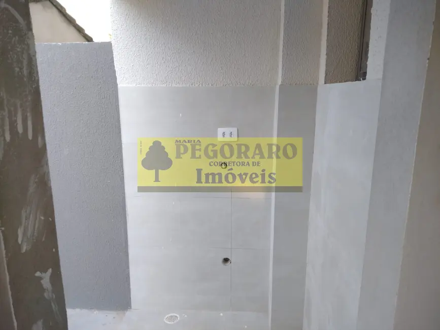 Foto 9 de Casa com 2 quartos à venda, 75m2 em Cidade Jardim, Caraguatatuba - SP