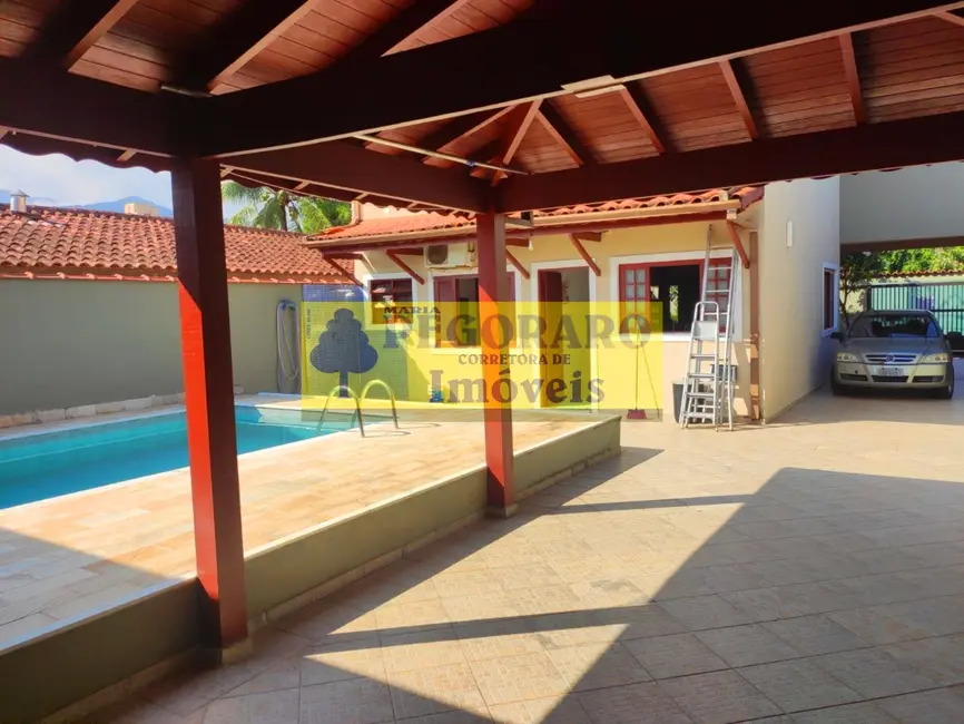 Foto 1 de Casa com 6 quartos à venda, 250m2 em Martim de Sá, Caraguatatuba - SP