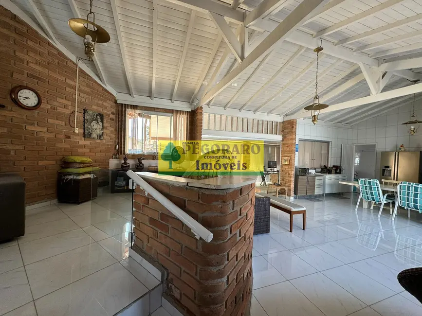 Casa com 4 quartos à venda, 250m2 em Martim de Sá, Caraguatatuba - SP - imagem 9 Foto 9 de Casa com 4 quartos à venda, 250m2 em Martim de Sá, Caraguatatuba - SP