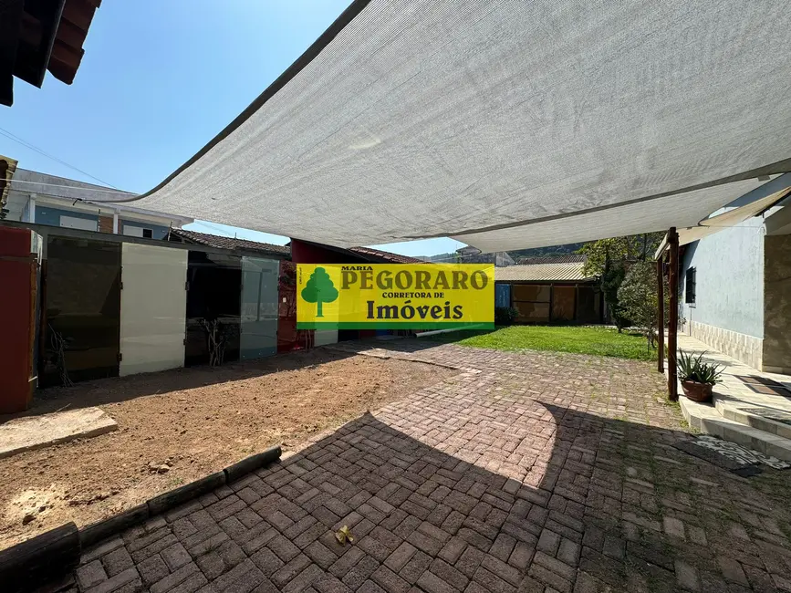Foto 4 de Casa com 5 quartos à venda, 300m2 em Martim de Sá, Caraguatatuba - SP