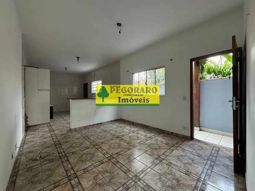 Foto 4 de Casa com 2 quartos para alugar, 125m2 em Martim de Sá, Caraguatatuba - SP