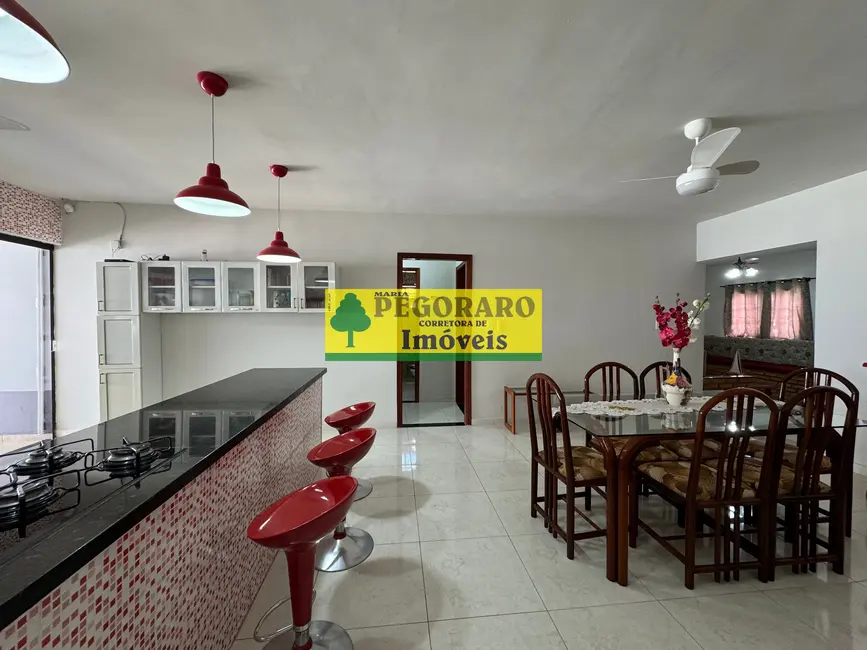 Casa com 3 quartos à venda, 300m2 em Martim de Sá, Caraguatatuba - SP - imagem 4 Foto 4 de Casa com 3 quartos à venda, 300m2 em Martim de Sá, Caraguatatuba - SP