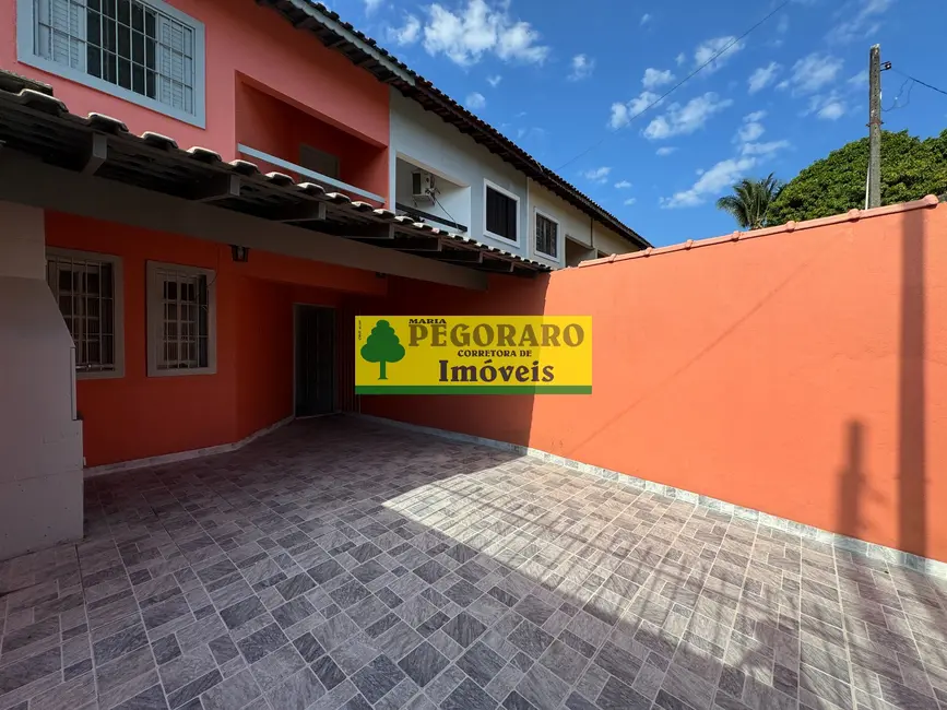 Foto 1 de Casa com 2 quartos à venda, 95m2 em Caraguatatuba - SP
