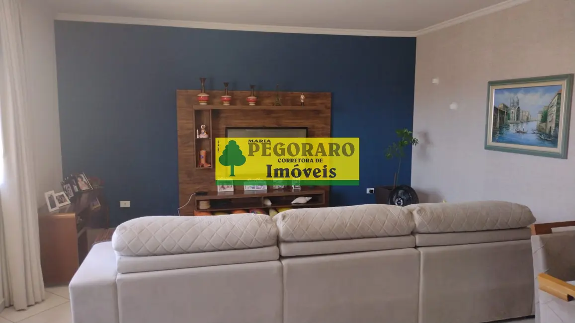 Foto 4 de Casa com 3 quartos à venda, 248m2 em Benfica, Caraguatatuba - SP