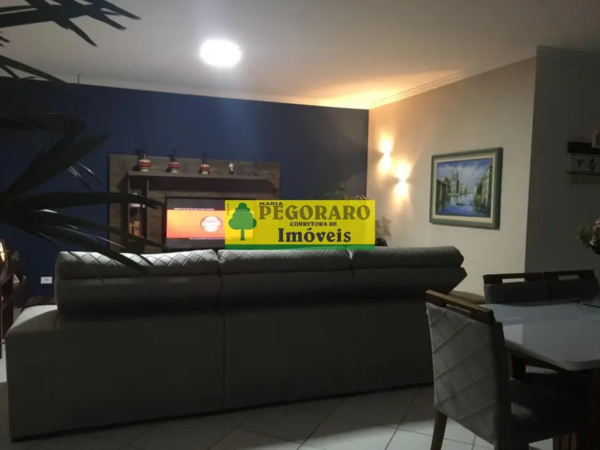 Foto 3 de Casa com 3 quartos à venda, 248m2 em Benfica, Caraguatatuba - SP