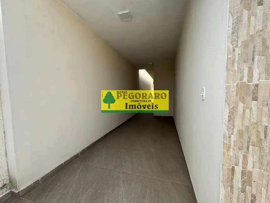 Foto 8 de Casa com 2 quartos à venda, 65m2 em Caraguatatuba - SP