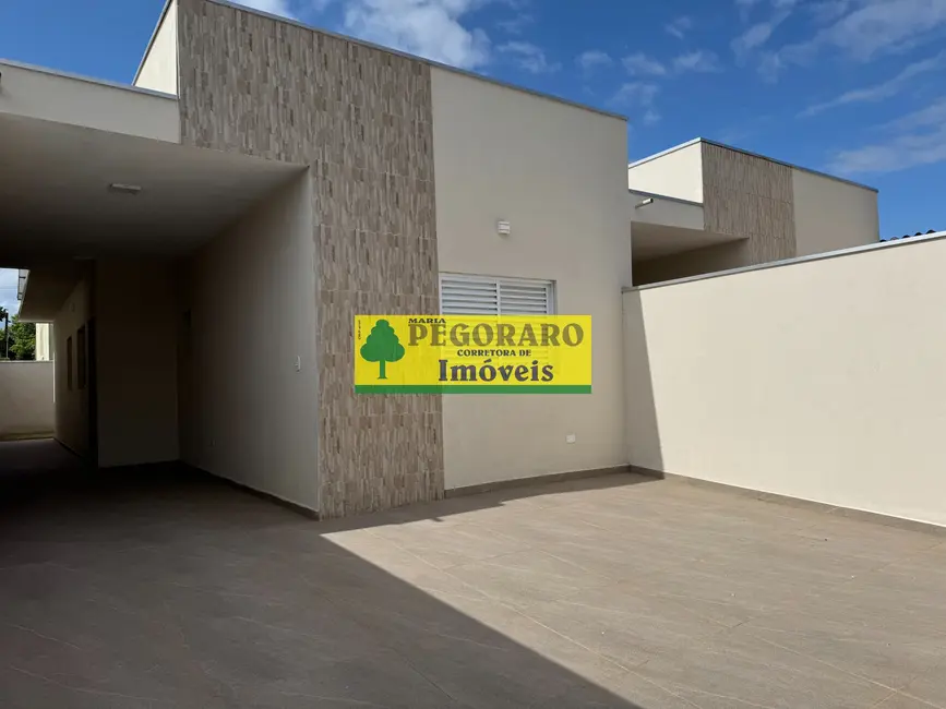 Foto 6 de Casa com 2 quartos à venda, 65m2 em Caraguatatuba - SP