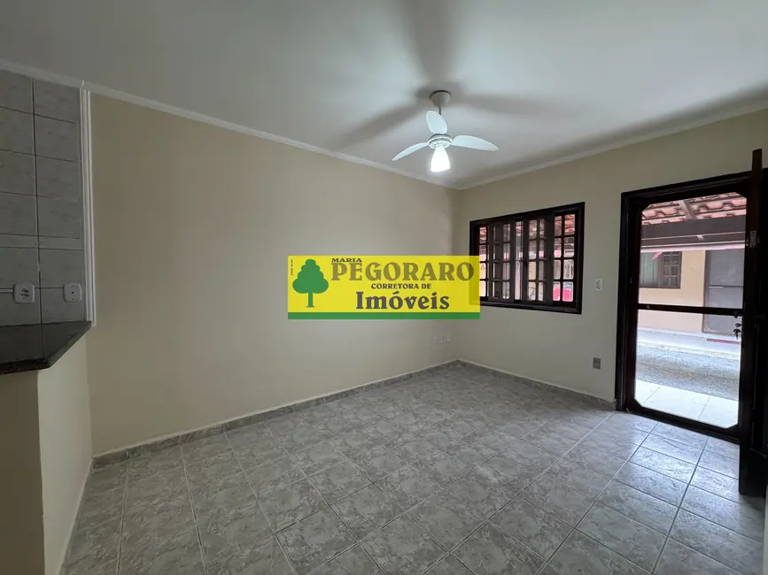 Foto 2 de Casa com 2 quartos à venda, 60m2 em Martim de Sá, Caraguatatuba - SP
