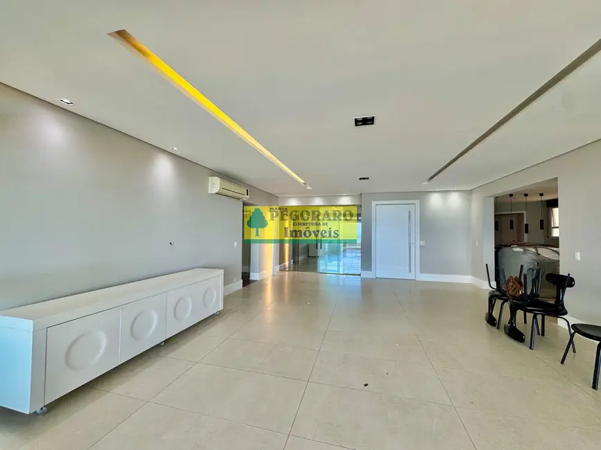 Foto 9 de Apartamento com 4 quartos à venda, 275m2 em Centro, Caraguatatuba - SP