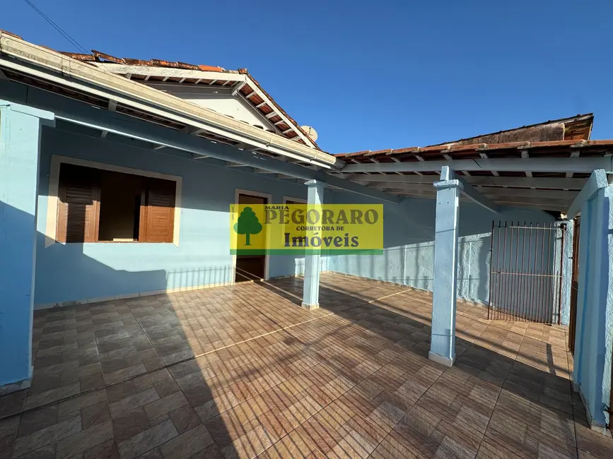 Foto 3 de Casa com 2 quartos para alugar, 90m2 em Poiares, Caraguatatuba - SP