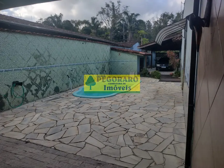 Foto 2 de Casa com 2 quartos à venda, 127m2 em Rio do Ouro, Caraguatatuba - SP