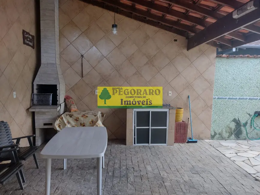 Foto 3 de Casa com 2 quartos à venda, 127m2 em Rio do Ouro, Caraguatatuba - SP
