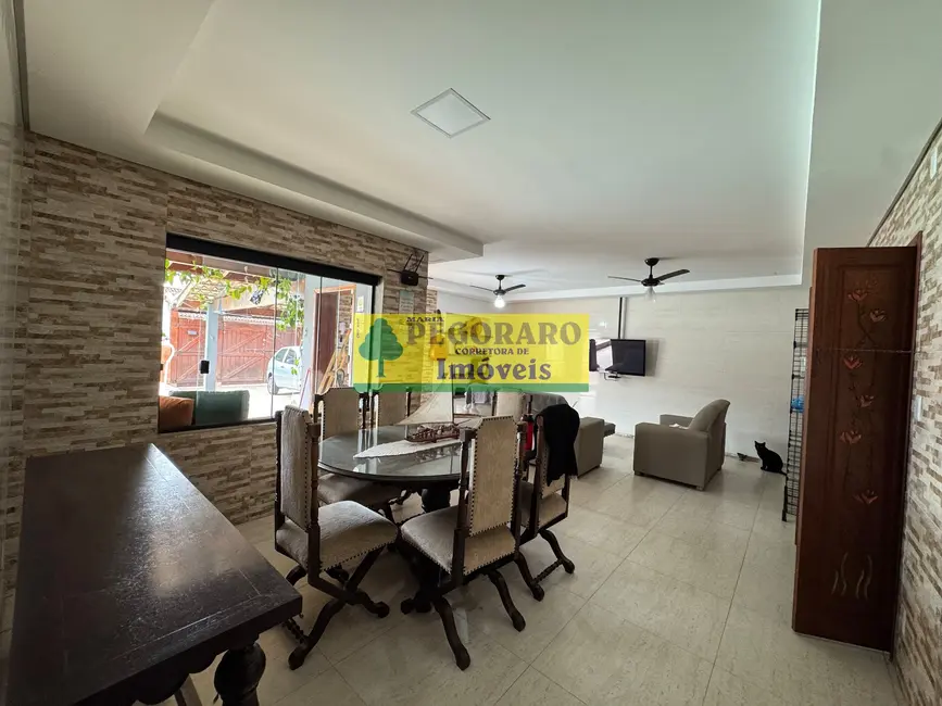 Foto 8 de Casa com 7 quartos à venda, 288m2 em Sumaré, Caraguatatuba - SP