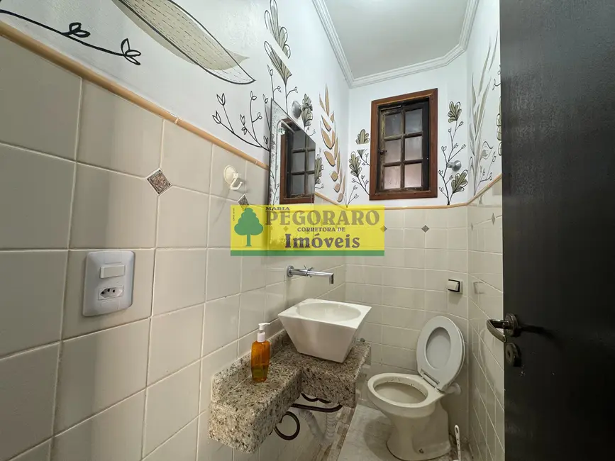 Foto 9 de Casa com 7 quartos à venda, 288m2 em Sumaré, Caraguatatuba - SP