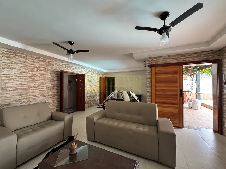 Foto 7 de Casa com 7 quartos à venda, 288m2 em Sumaré, Caraguatatuba - SP