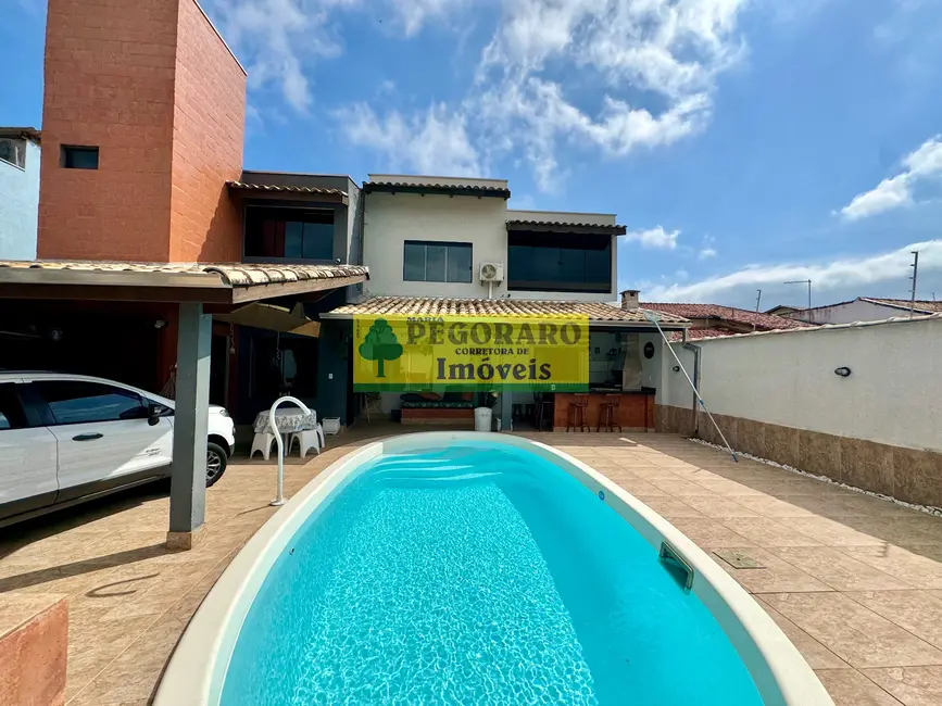 Foto 2 de Casa com 7 quartos à venda, 288m2 em Sumaré, Caraguatatuba - SP
