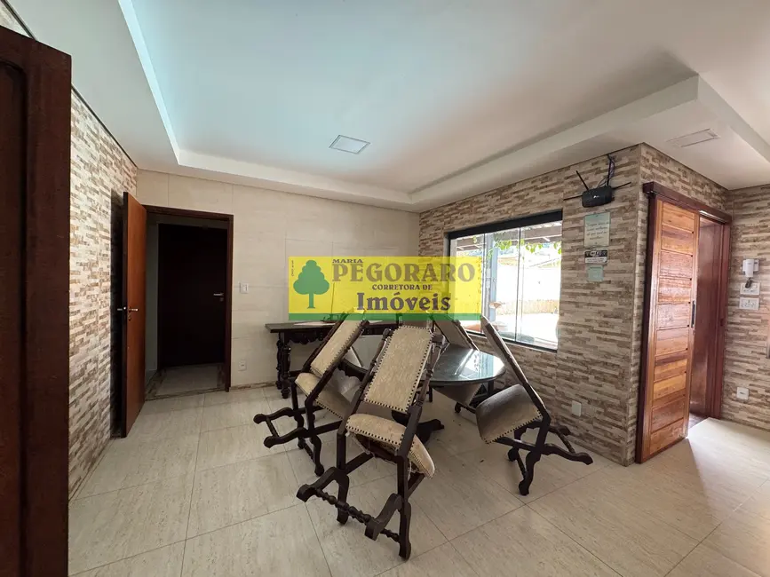 Foto 4 de Casa com 7 quartos à venda, 288m2 em Sumaré, Caraguatatuba - SP