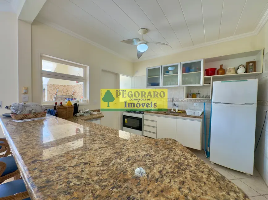 Foto 8 de Casa de Condomínio com 3 quartos à venda, 200m2 em Jardim Capricórnio, Caraguatatuba - SP