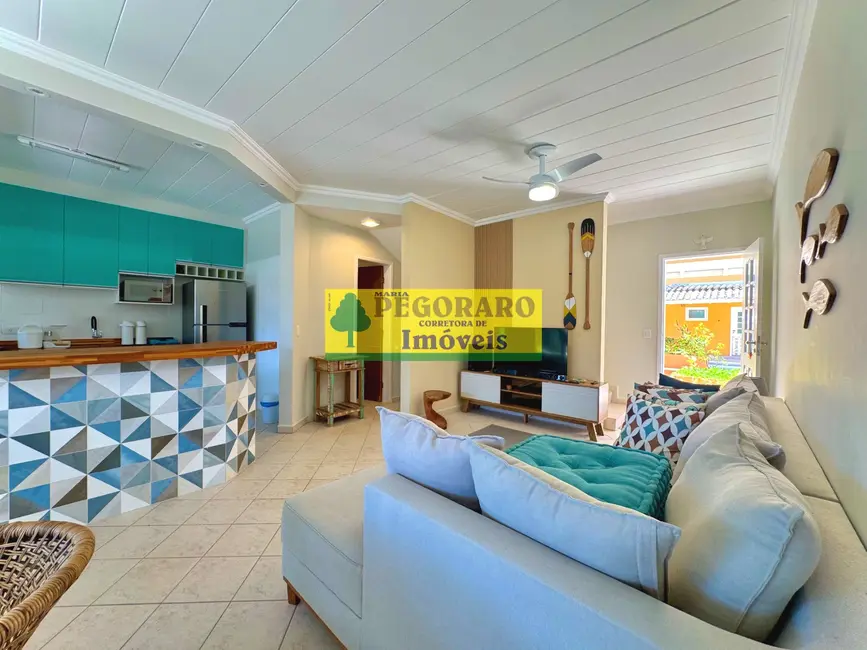 Foto 2 de Casa de Condomínio com 3 quartos à venda, 200m2 em Jardim Capricórnio, Caraguatatuba - SP