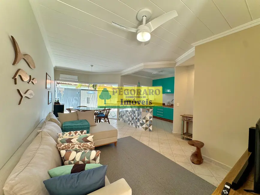 Foto 6 de Casa de Condomínio com 3 quartos à venda, 200m2 em Jardim Capricórnio, Caraguatatuba - SP