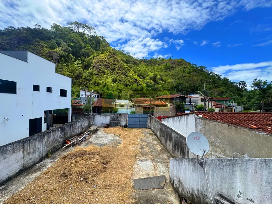 Foto 4 de Casa com 2 quartos à venda, 100m2 em Balneário Forest, Caraguatatuba - SP