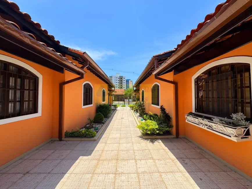 Foto 1 de Casa com 2 quartos à venda, 65m2 em Indaiá, Caraguatatuba - SP