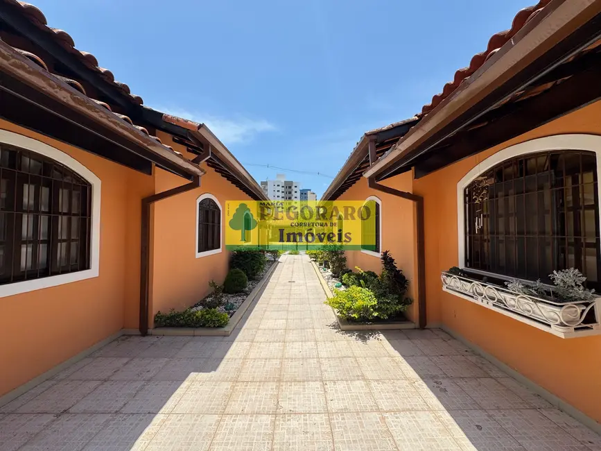 Foto 1 de Casa com 2 quartos à venda, 65m2 em Indaiá, Caraguatatuba - SP