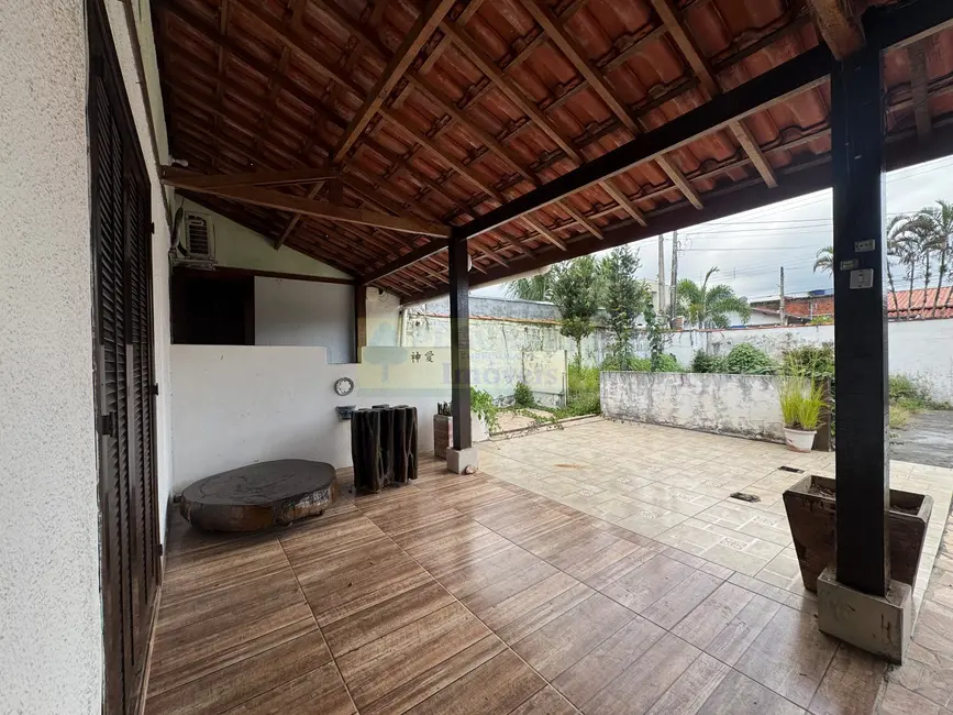 Foto 6 de Casa com 3 quartos à venda e para alugar, 167m2 em Massaguaçu, Caraguatatuba - SP