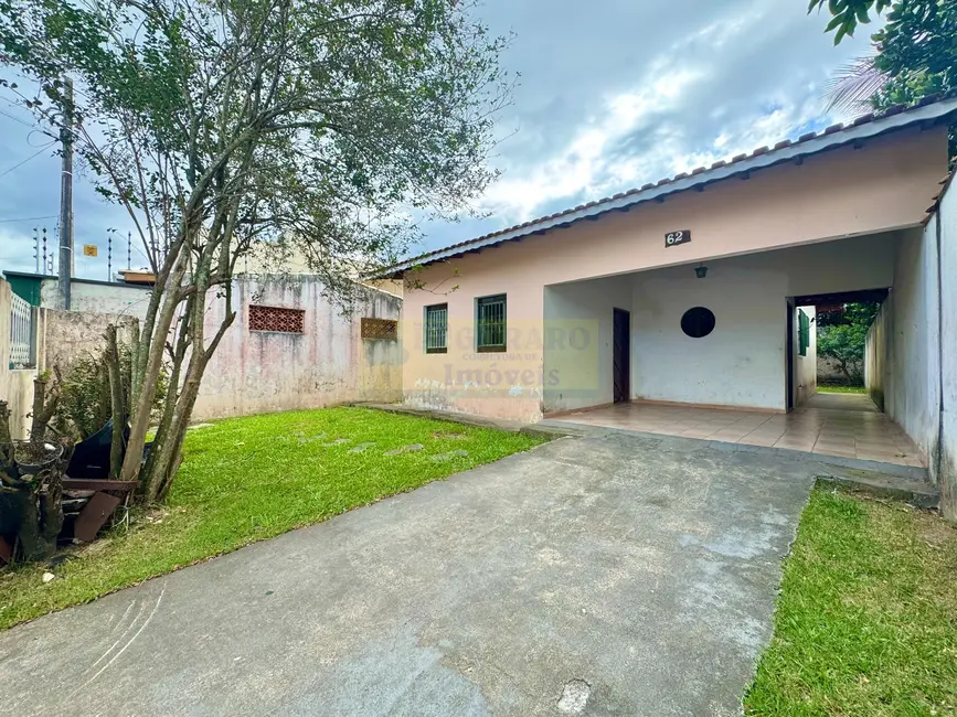 Foto 1 de Casa com 2 quartos à venda, 130m2 em Martim de Sá, Caraguatatuba - SP