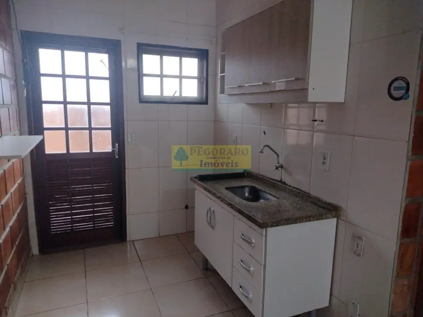 Foto 3 de Apartamento com 1 quarto para alugar, 40m2 em Martim de Sá, Caraguatatuba - SP