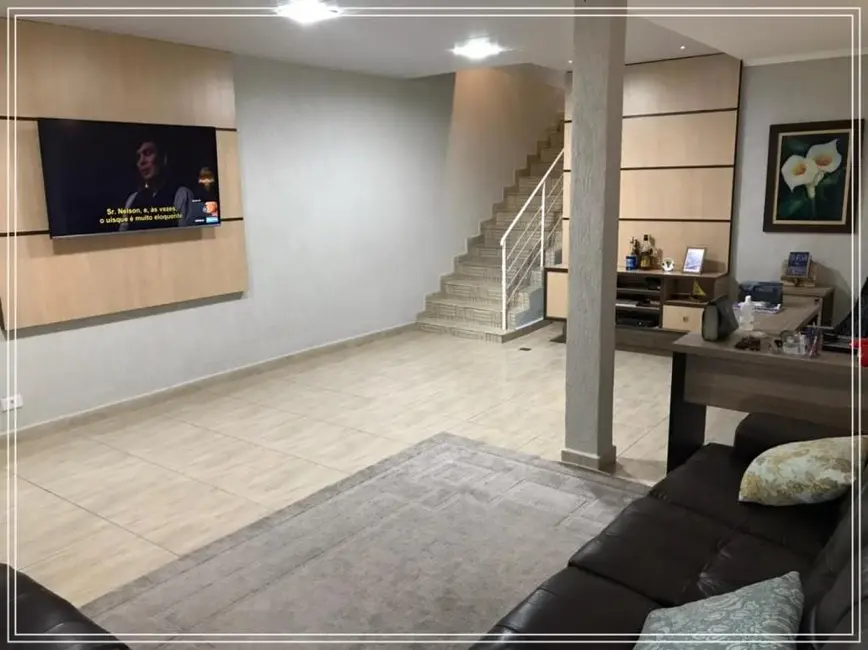 Sobrado com 3 quartos à venda, 115m2 em Jaguaribe, Osasco - SP - imagem 3 Foto 3 de Sobrado com 3 quartos à venda, 115m2 em Jaguaribe, Osasco - SP