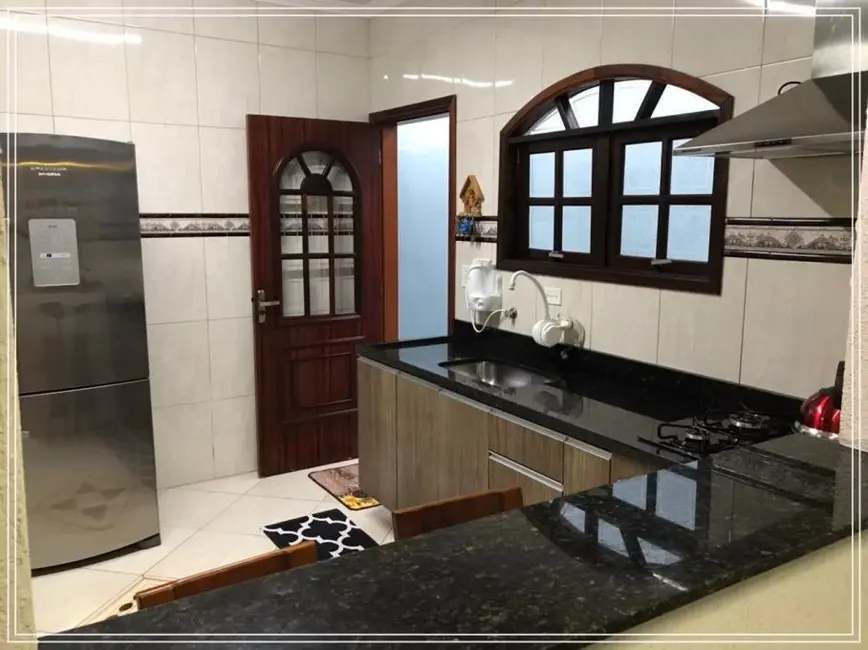 Sobrado com 3 quartos à venda, 115m2 em Jaguaribe, Osasco - SP - imagem 5 Foto 5 de Sobrado com 3 quartos à venda, 115m2 em Jaguaribe, Osasco - SP