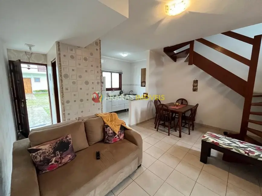 Foto 1 de Casa de Condomínio com 2 quartos à venda, 70m2 em Centro, Bertioga - SP