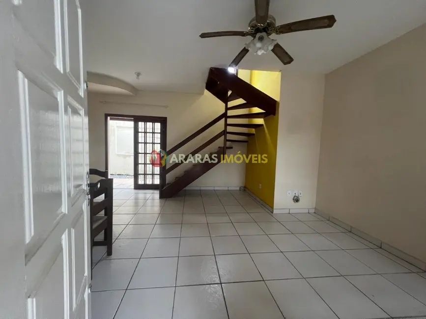 Foto 1 de Casa com 2 quartos à venda, 119m2 em Centro, Bertioga - SP