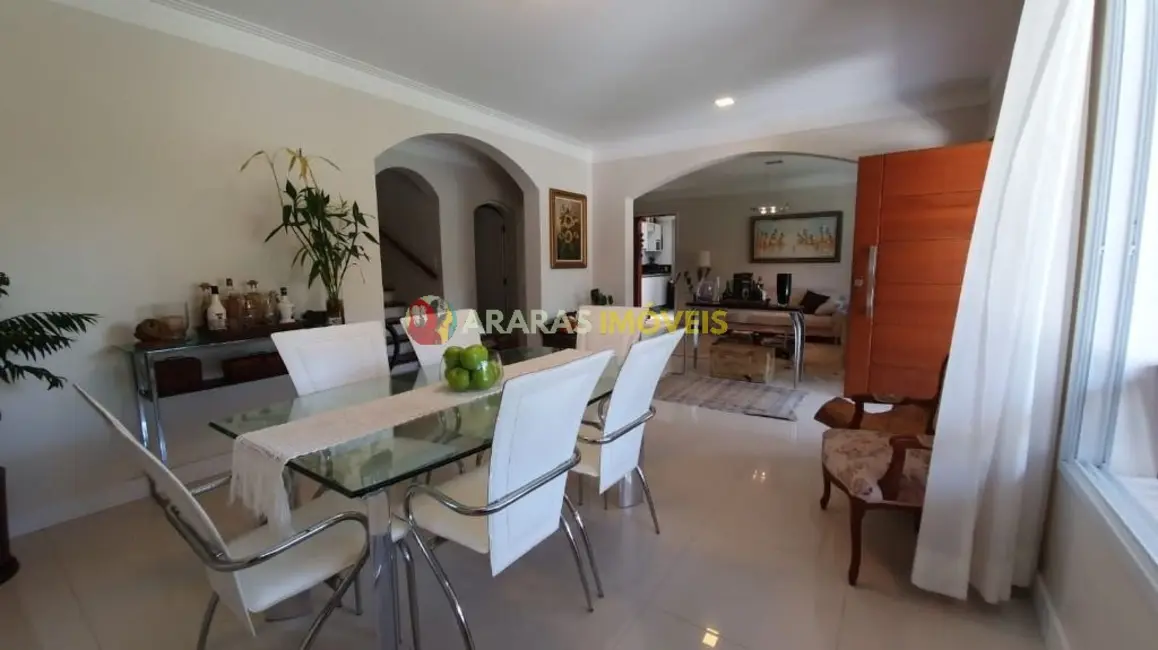 Foto 3 de Casa com 3 quartos à venda, 232m2 em Bertioga - SP